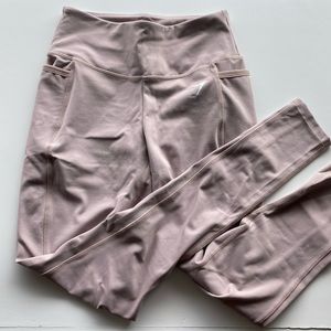 Gym Shark: Taupe/White Dreamy Leggings